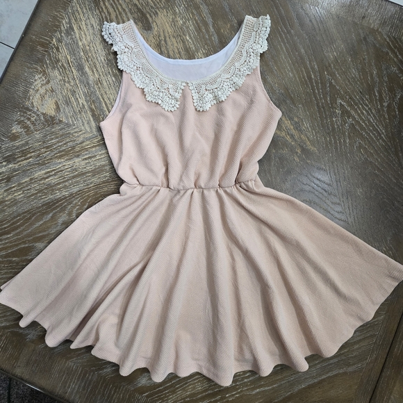 Peach Pink Skater Dress Women’s Small Crochet Collar Textured Sleeveless - Picture 1 of 7